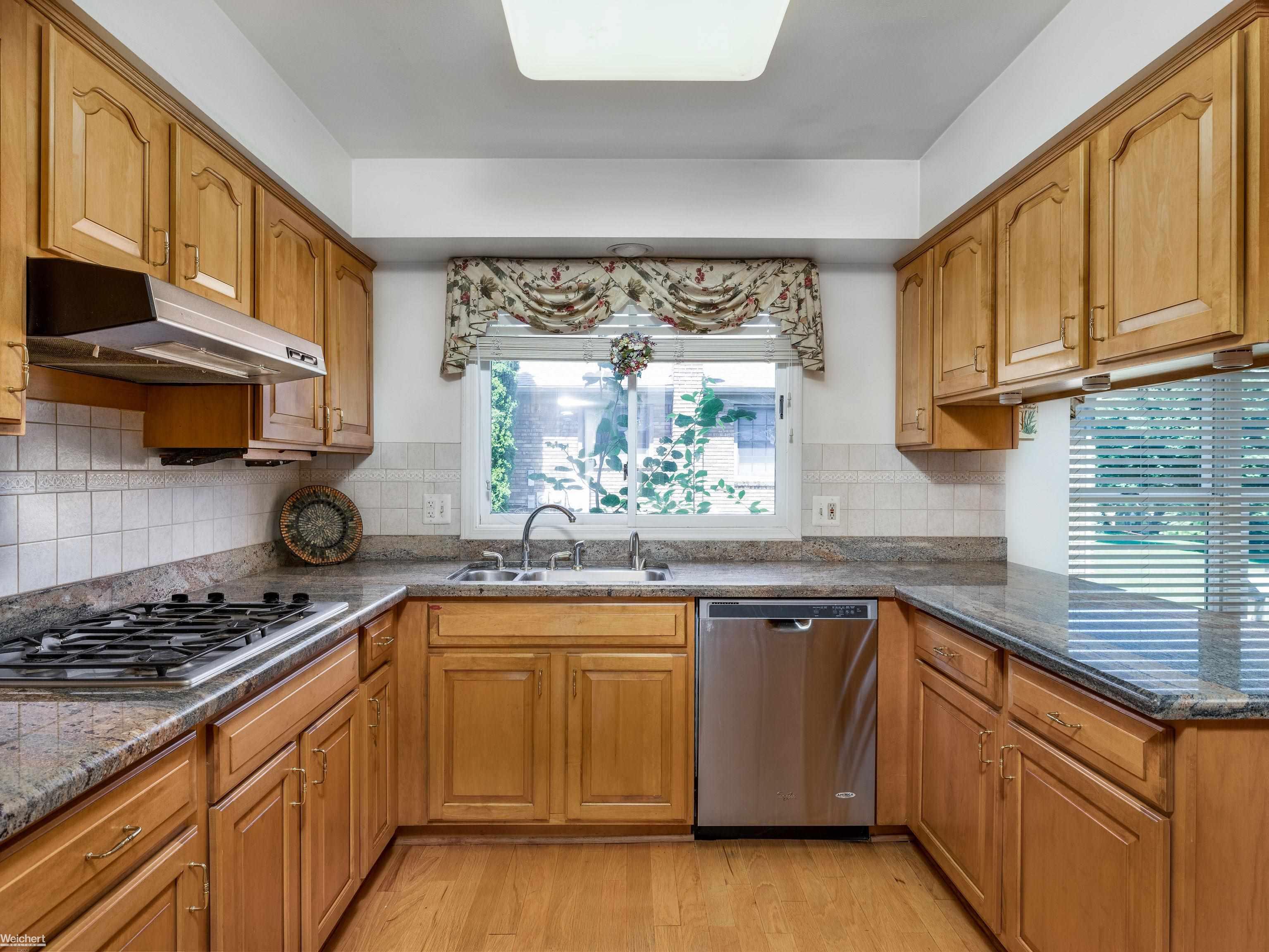 457 Lake Forest Road Rochester, MI 48309 - Photo 15 of 36