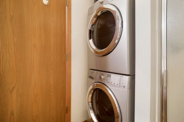 $244,900 | 3646 East Barbara Court, Unit 7, Oak Creek, WI 53154