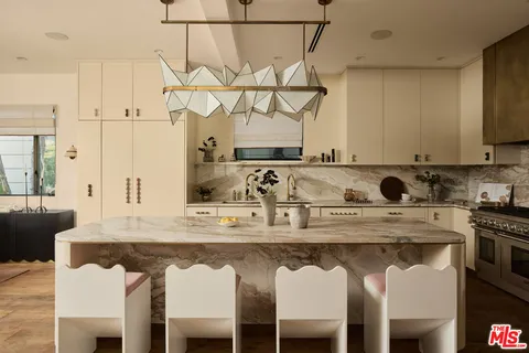 $4,650,000 | 483 South Sherbourne Drive, Los Angeles, CA 90048