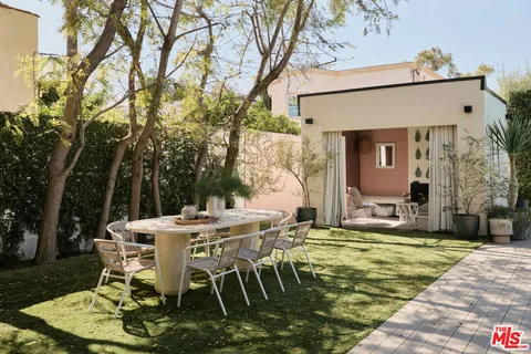 $4,650,000 | 483 South Sherbourne Drive, Los Angeles, CA 90048