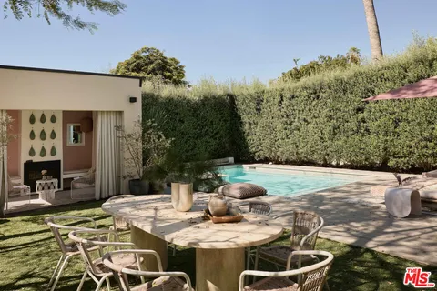 $4,650,000 | 483 South Sherbourne Drive, Los Angeles, CA 90048