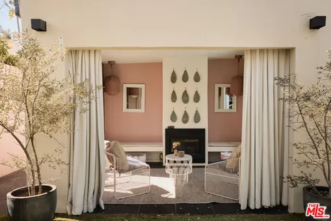 $4,650,000 | 483 South Sherbourne Drive, Los Angeles, CA 90048