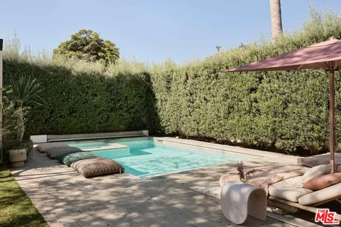 $4,650,000 | 483 South Sherbourne Drive, Los Angeles, CA 90048