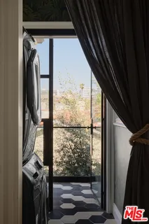 $4,650,000 | 483 South Sherbourne Drive, Los Angeles, CA 90048