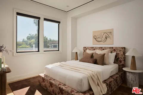 $4,650,000 | 483 South Sherbourne Drive, Los Angeles, CA 90048