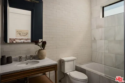 $4,650,000 | 483 South Sherbourne Drive, Los Angeles, CA 90048