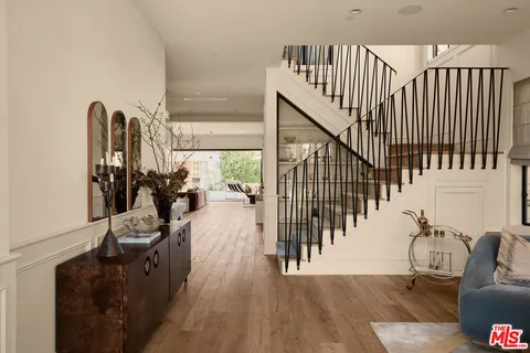 $4,650,000 | 483 South Sherbourne Drive, Los Angeles, CA 90048