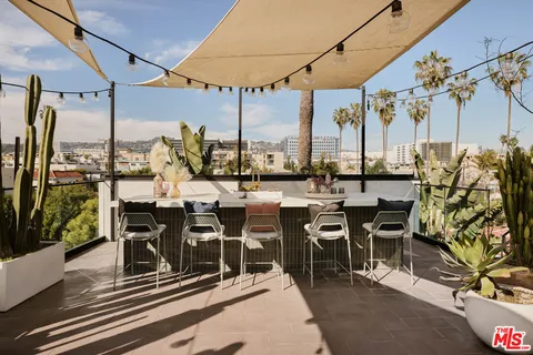 $4,650,000 | 483 South Sherbourne Drive, Los Angeles, CA 90048