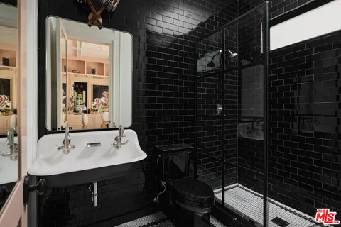 $4,650,000 | 483 South Sherbourne Drive, Los Angeles, CA 90048