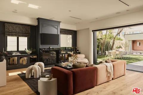 $4,650,000 | 483 South Sherbourne Drive, Los Angeles, CA 90048