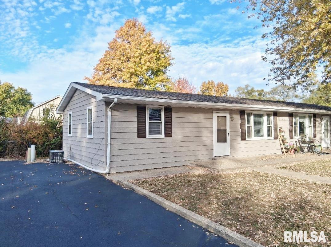 5812 West Farmington Road, Unit A Peoria, IL 61604 - Photo 2 of 11