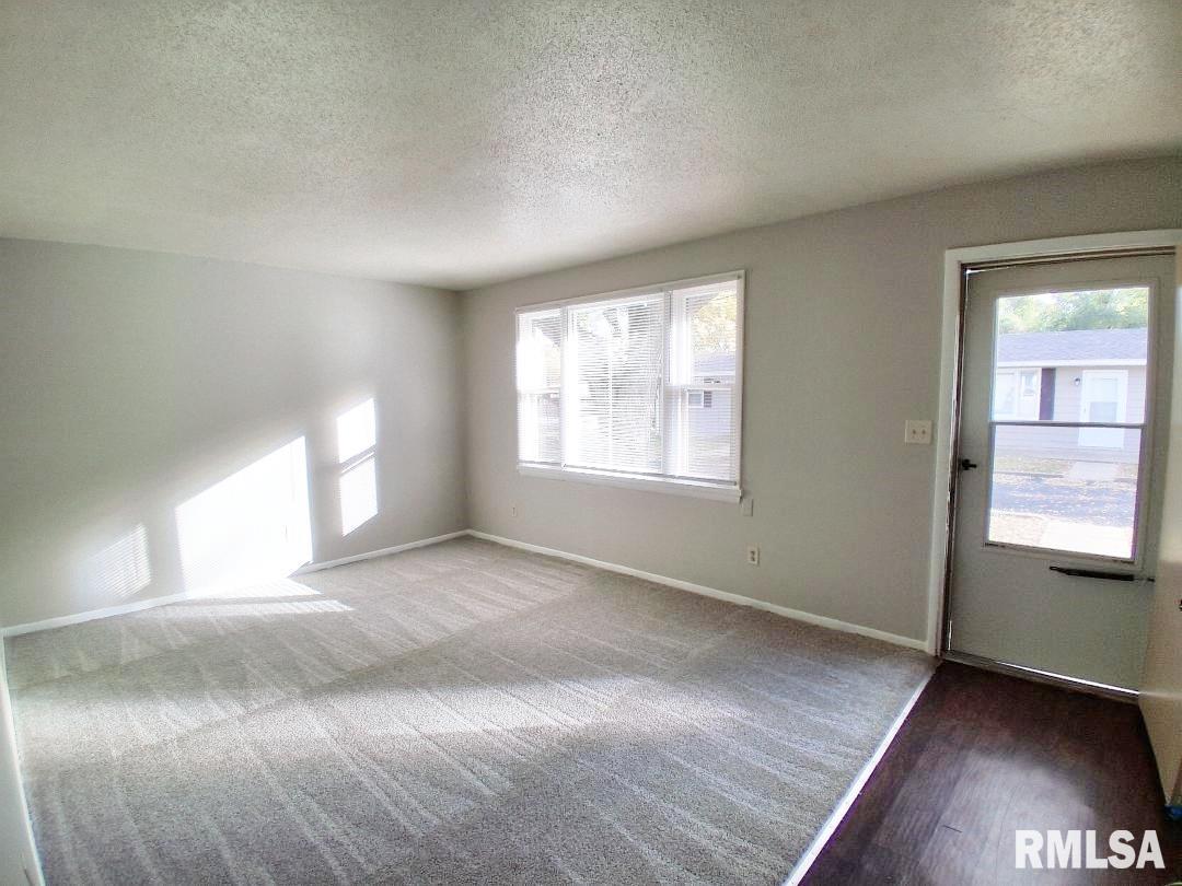 5812 West Farmington Road, Unit A Peoria, IL 61604 - Photo 4 of 11