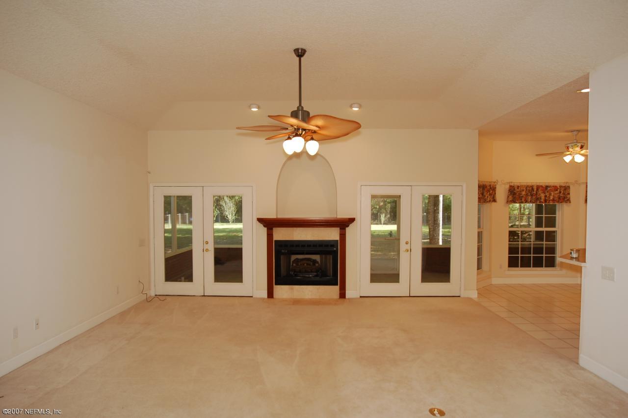 7930 Winder Road Macclenny, FL 32063 - Photo 4 of 18 Great Room and Fireplace