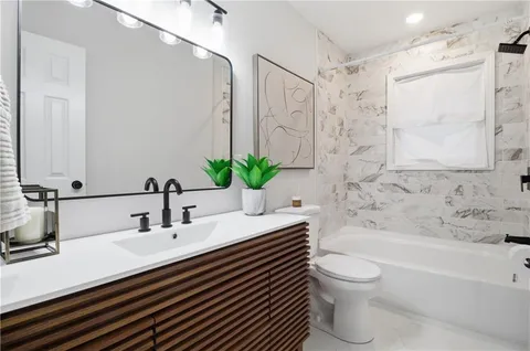 $285,000 | 8012 Elm Avenue, Raytown, MO 64138