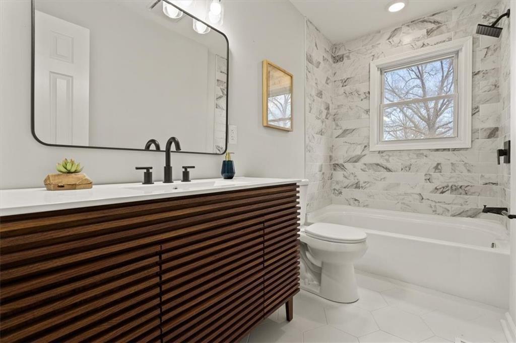 8012 Elm Avenue Raytown, MO 64138 - Photo 5 of 7