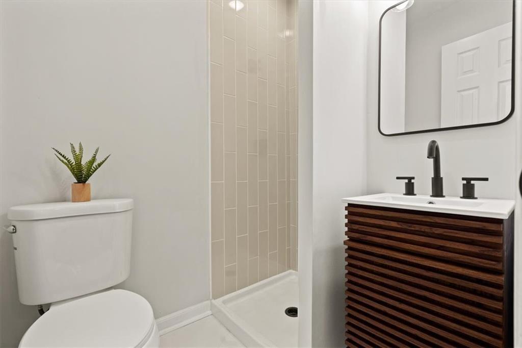 8012 Elm Avenue Raytown, MO 64138 - Photo 6 of 7