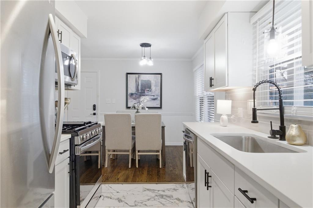 8012 Elm Avenue Raytown, MO 64138 - Photo 7 of 36