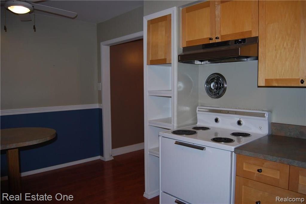 525 East University Drive, Unit 94 Rochester, MI 48307 - Photo 4 of 16