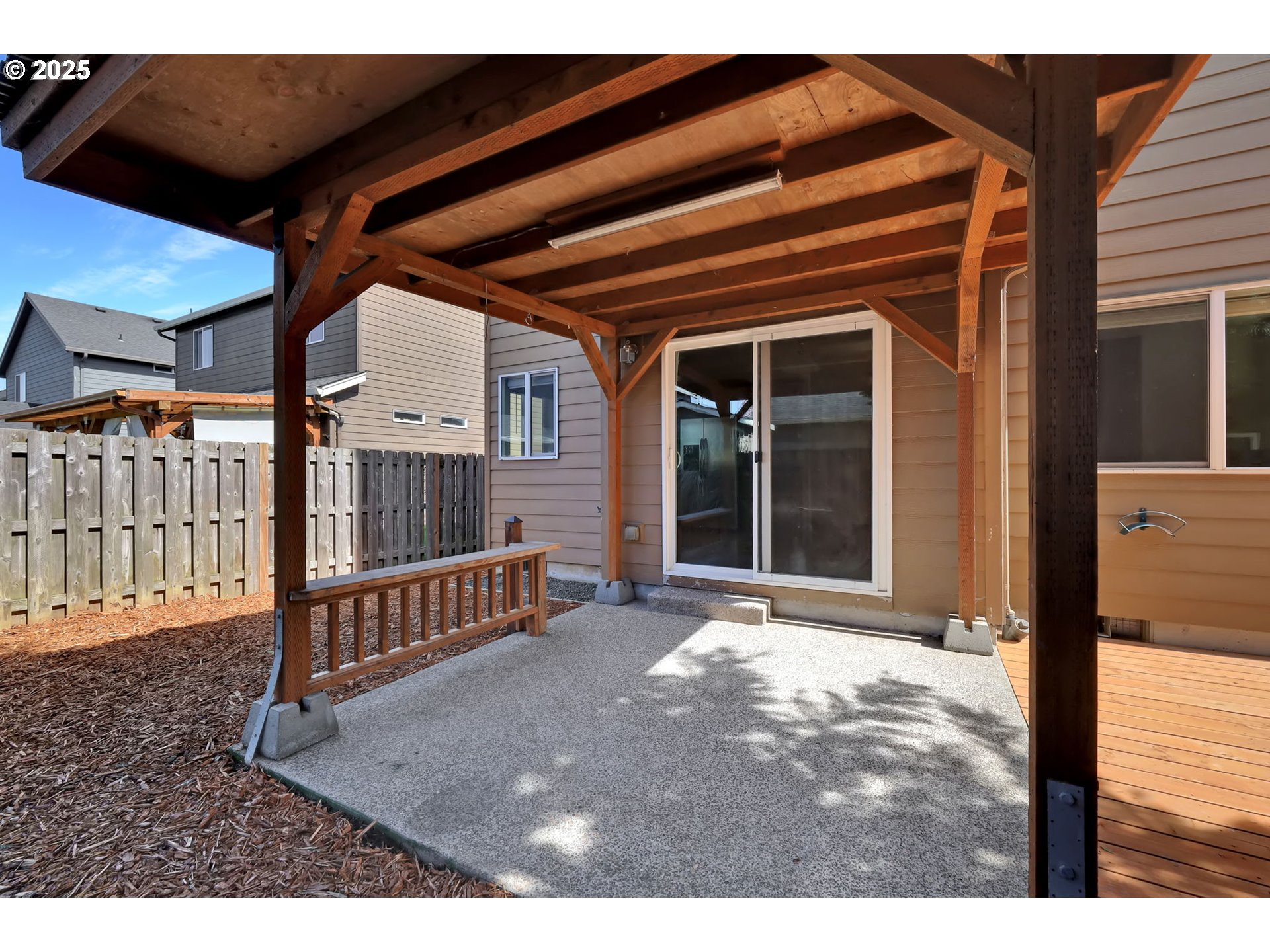 490 Raber Road Eugene, OR 97402 - Photo 36 of 37 a view of a backyard with deck