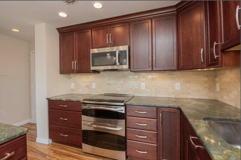 1002 Paradise Road, Unit PHH Swampscott, MA 01907 - Photo 2 of 19
