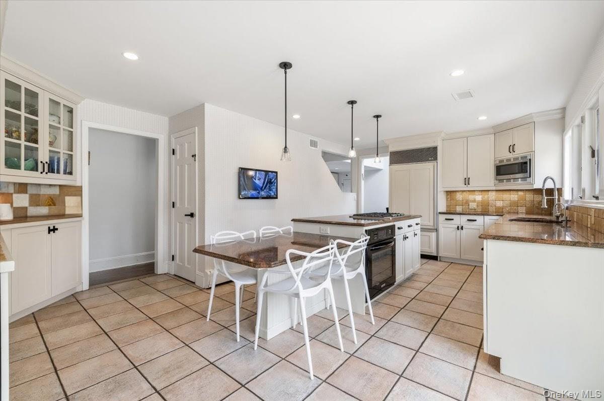 1040 Links Road Woodmere, NY 11598 - Photo 14 of 50