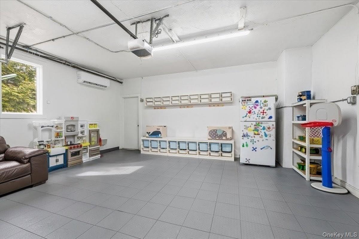 1040 Links Road Woodmere, NY 11598 - Photo 23 of 50