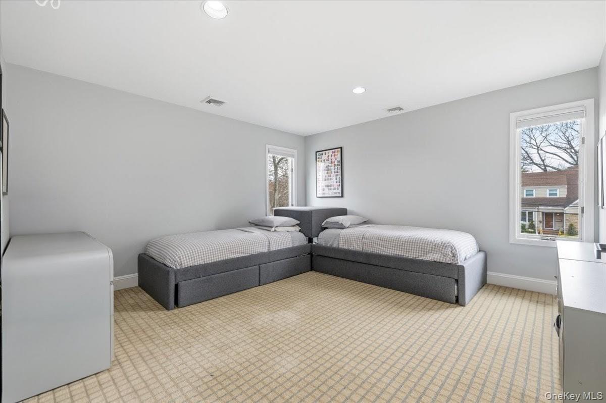 1040 Links Road Woodmere, NY 11598 - Photo 34 of 50