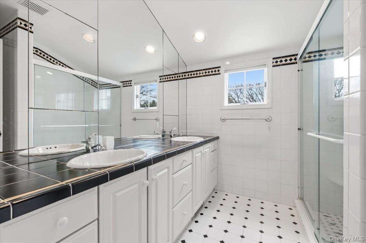 1040 Links Road Woodmere, NY 11598 - Photo 35 of 50