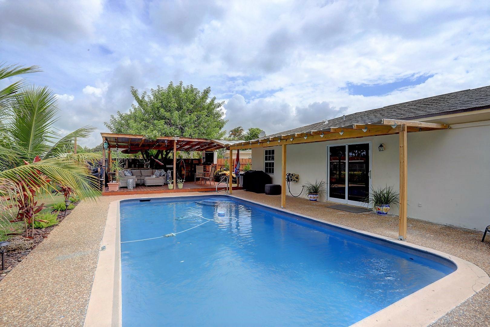 9596 Richmond Circle Boca Raton, FL 33434 - Photo 9 of 25 Pool