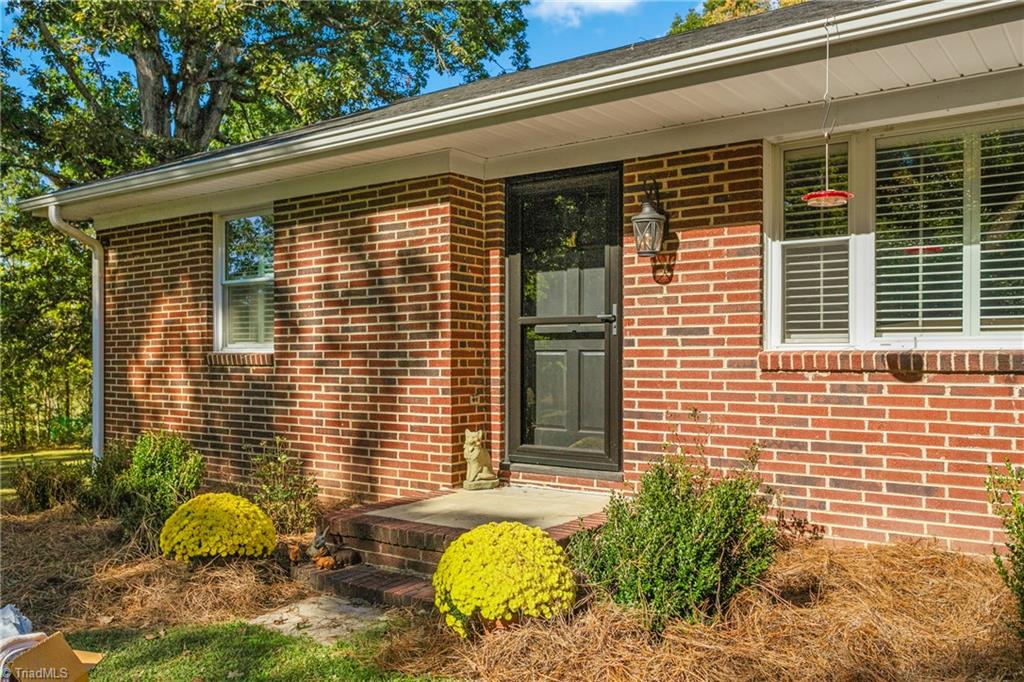 361 Longhook Road Eden, NC 27288 - Photo 4 of 43 Gallery Image 4