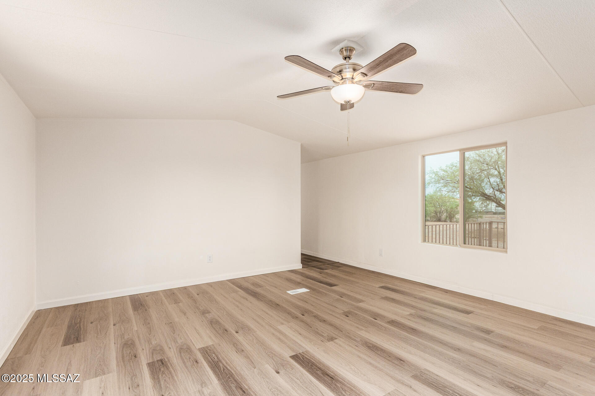 17455 West Oatman Road Marana, AZ 85653 - Photo 8 of 28