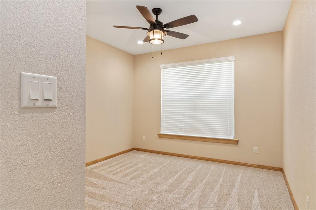 700 High Road Coleman, TX 76834 - Photo 16 of 24 Guest Bedroom 1