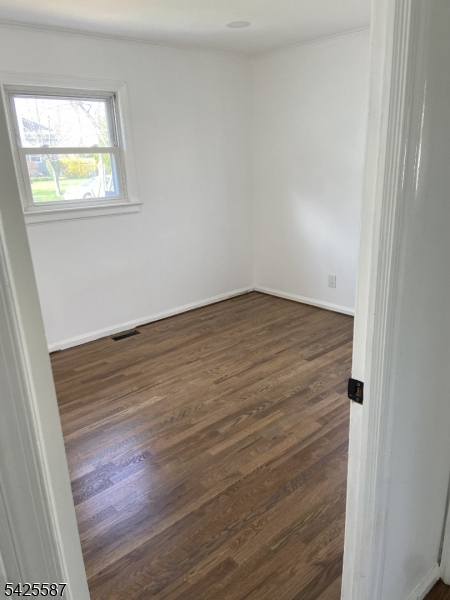 271 Valley Road Clark, NJ 07066 - Photo 12 of 16