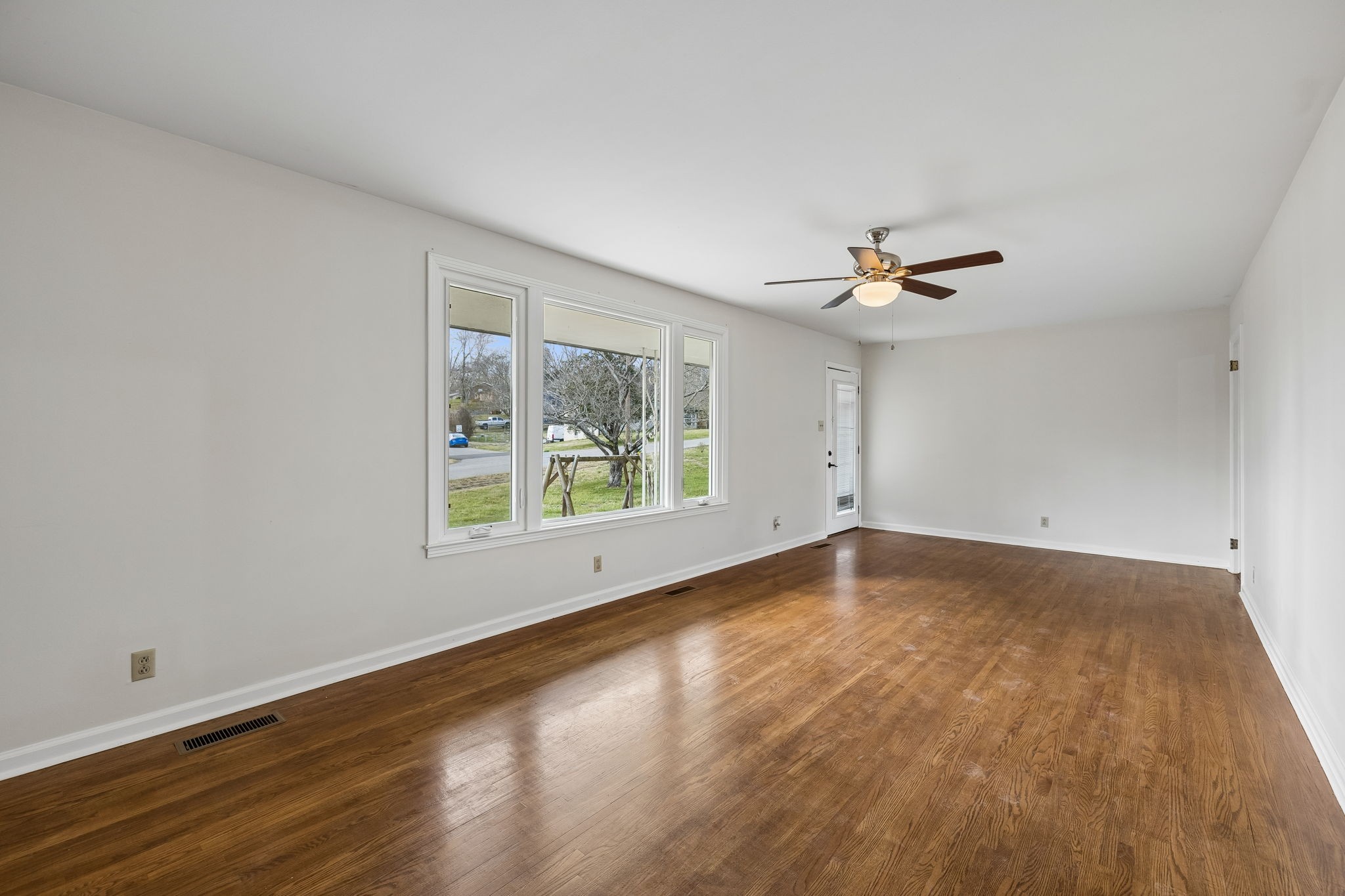 913 Branch Road Clarksville, TN 37043 - Photo 4 of 21