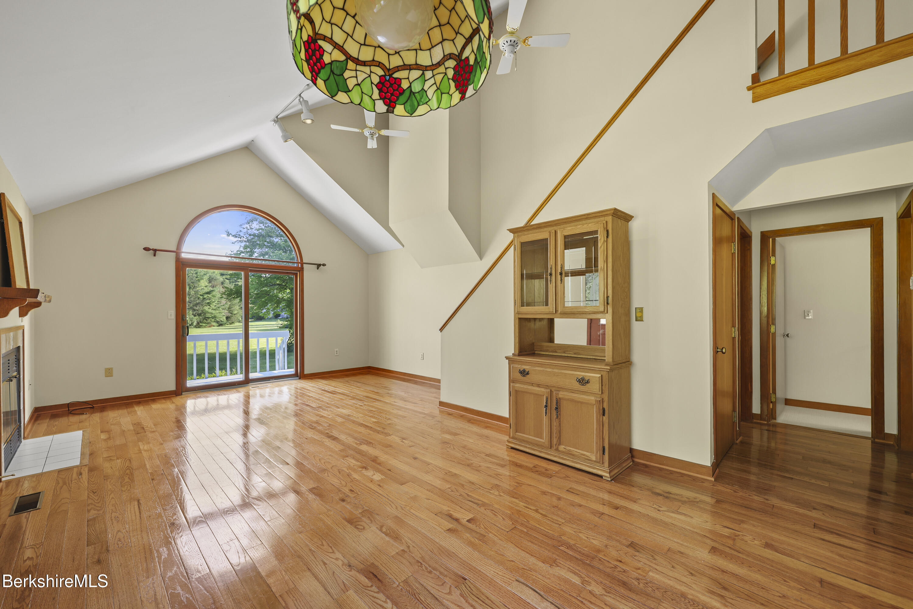Pondview Drive, Unit H2 Pittsfield, MA 01201 - Photo 11 of 31 Dining area