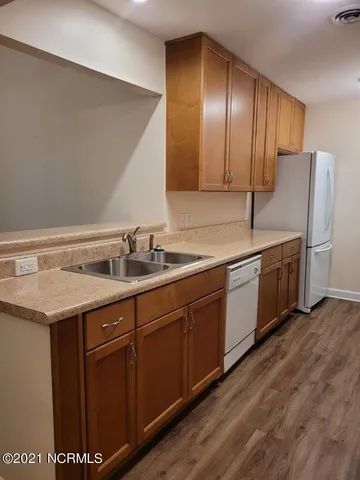 $1,900 | 150 Pine Lake Road, Cape Carteret, NC 28584