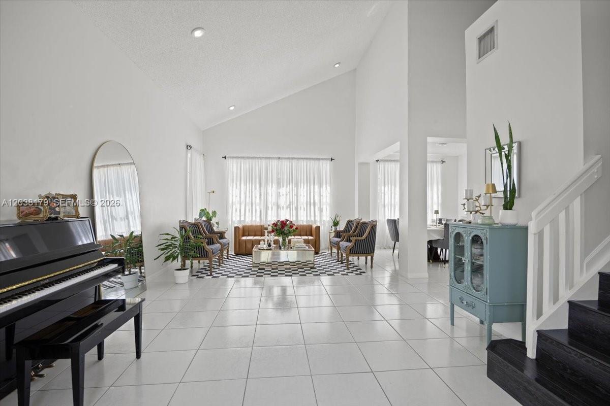 1099 Birchwood Road Weston, FL 33327 - Photo 7 of 59