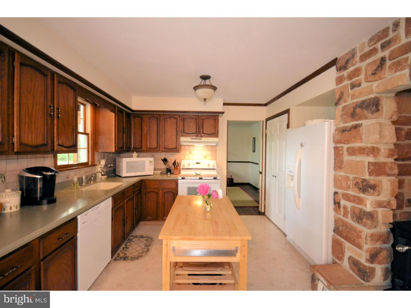 204 Klingerman Road Telford, PA 18969 - Photo 8 of 25
