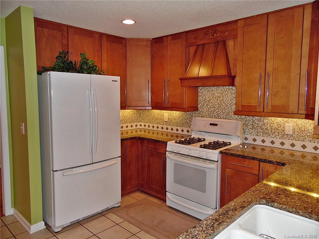 1033 Riddle Oak Lane Clover, SC 29710 - Photo 11 of 17 Gallery Image 11