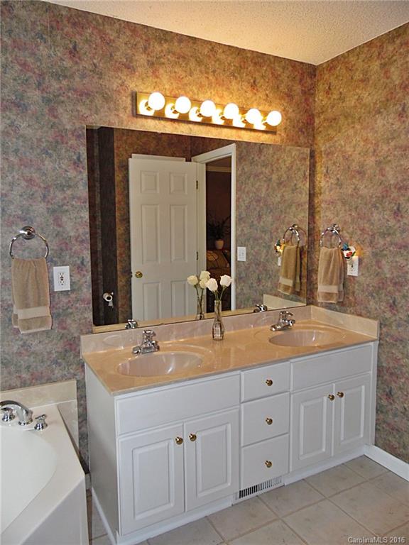 1033 Riddle Oak Lane Clover, SC 29710 - Photo 13 of 17 Gallery Image 13