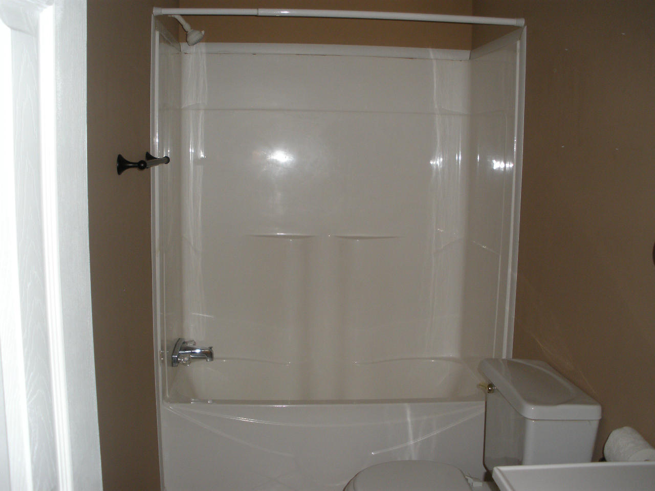 162 Ellis Road Kingston, TN 37763 - Photo 19 of 27 Shower Tub Combo