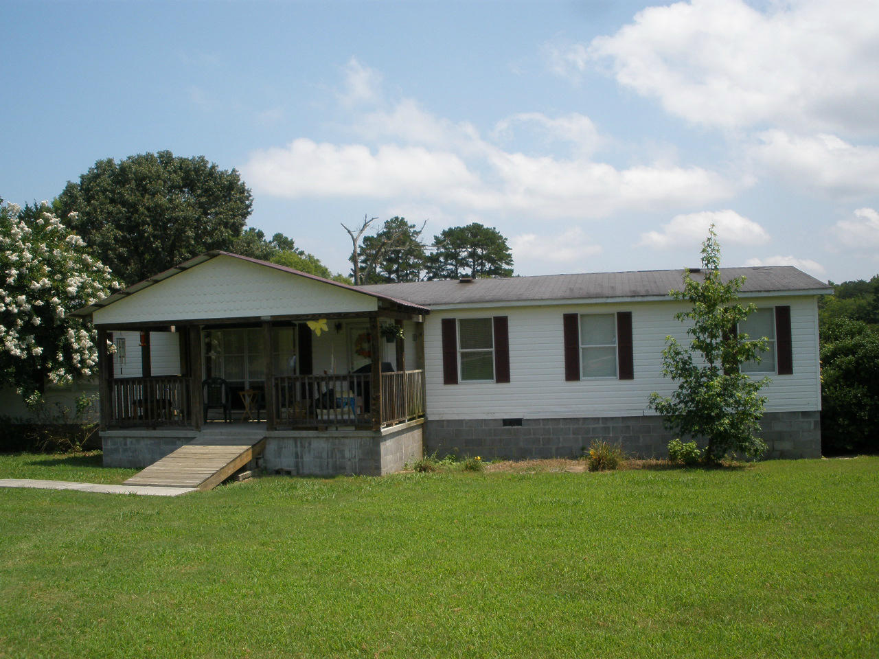 162 Ellis Road Kingston, TN 37763 - Photo 23 of 27 Lovely flowering trees & shrubs