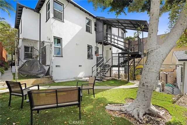 $4,499 | 2822 1/2 Waverly Drive, Los Angeles, CA 90039