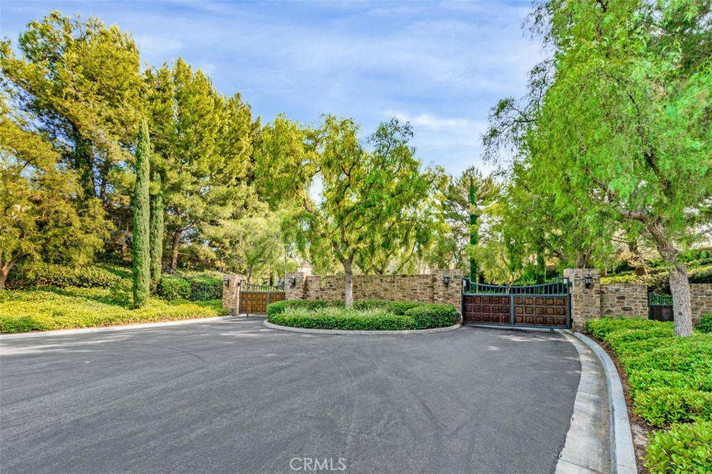 72 Clouds View Irvine, CA 92603 - Photo 41 of 51 Community Area