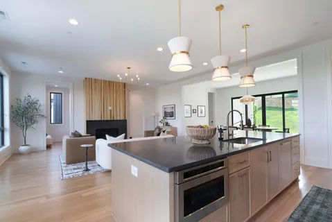 $1,825,000 | 302 33rd Avenue North, Nashville, TN 37209