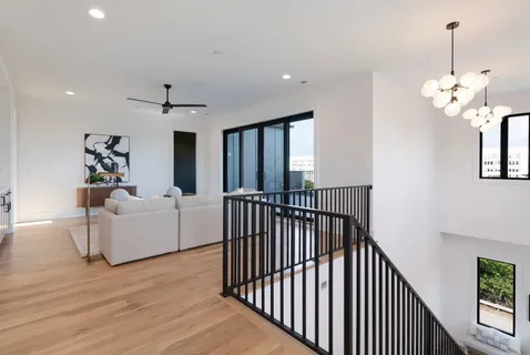 $1,825,000 | 302 33rd Avenue North, Nashville, TN 37209