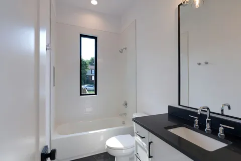 $1,825,000 | 302 33rd Avenue North, Nashville, TN 37209