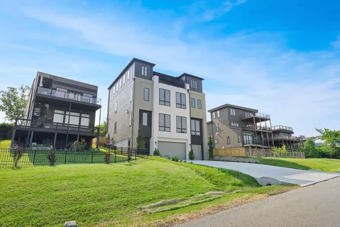 $1,825,000 | 302 33rd Avenue North, Nashville, TN 37209