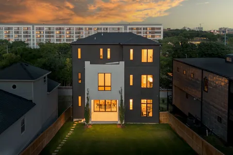 $1,825,000 | 302 33rd Avenue North, Nashville, TN 37209