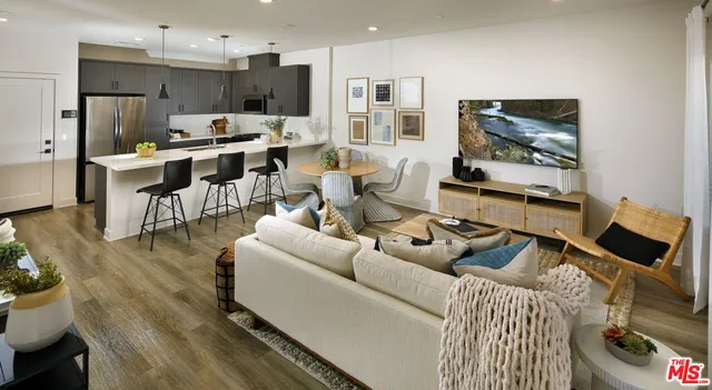 $3,331 | 13995 Foothill Boulevard, Unit 2610, Fontana, CA 92335